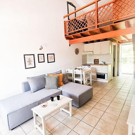 Haris Apartments Koukounaries Zewnętrze zdjęcie
